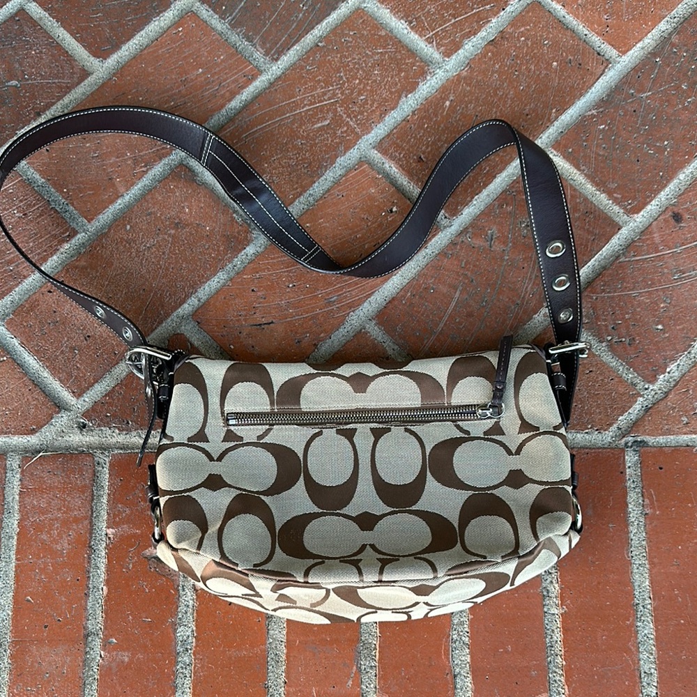 ➰Coach Brown Signature Shoulder Bag. Like new condition. Vintage. - Picture 2 of 15